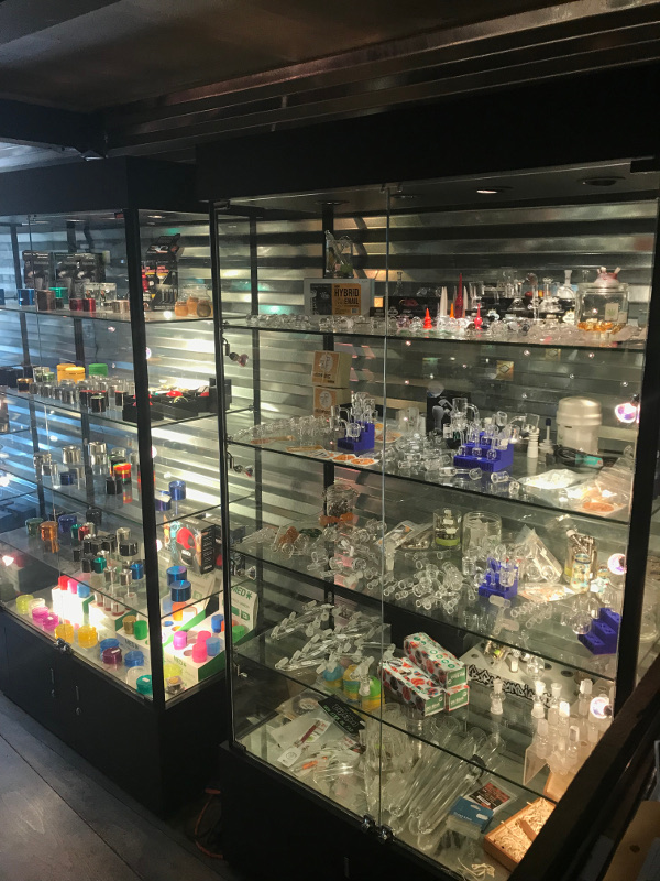 Herbal Tea & Tobacco HQ The Mag