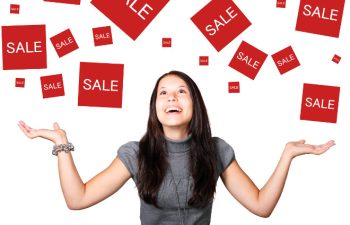 customer-during-a-sale-headquest-magazine